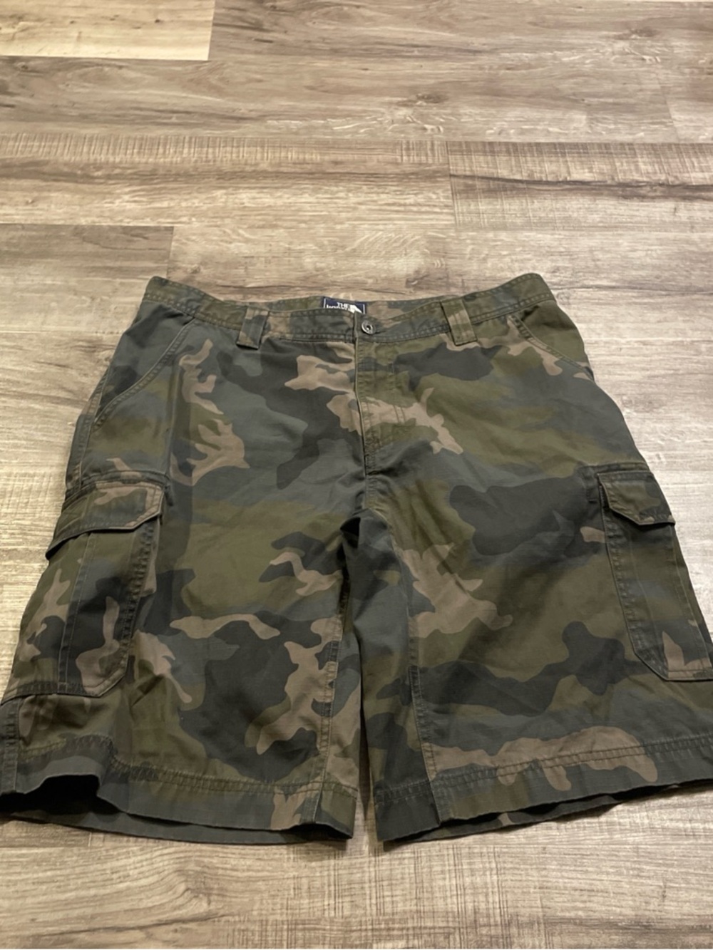 North face Men's Camo Cargo Shorts - Olive Green